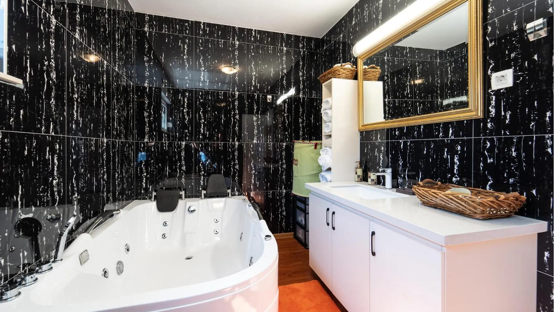 Awesome Apartment In Sukosan With Kitchen