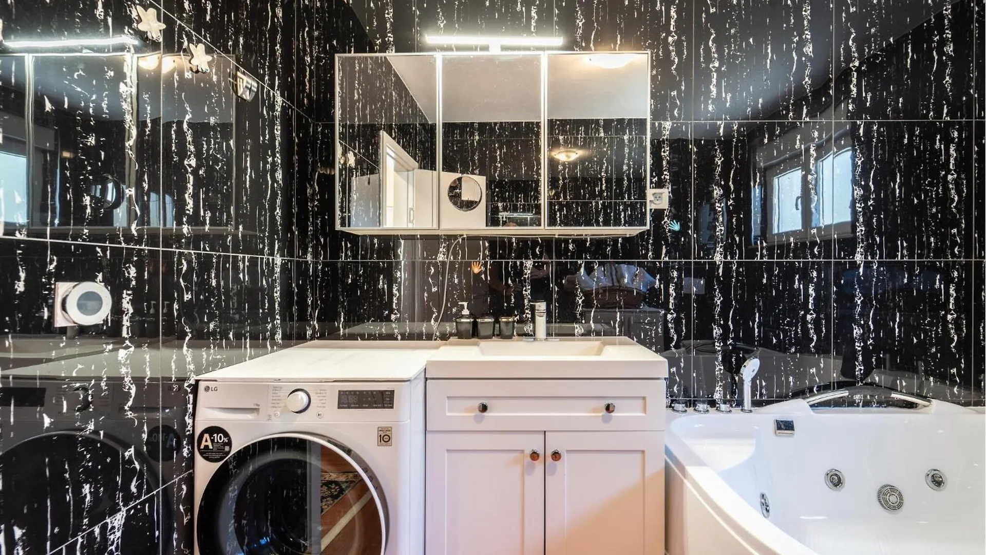 Awesome Apartment In Sukosan With Kitchen